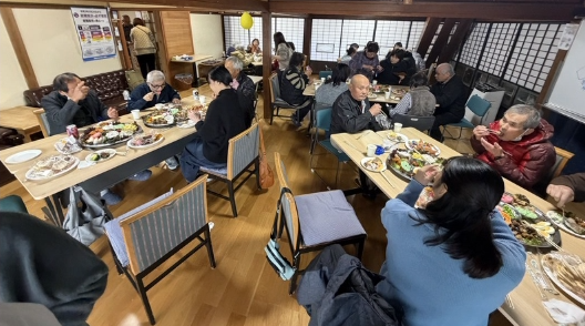 食事会の様子